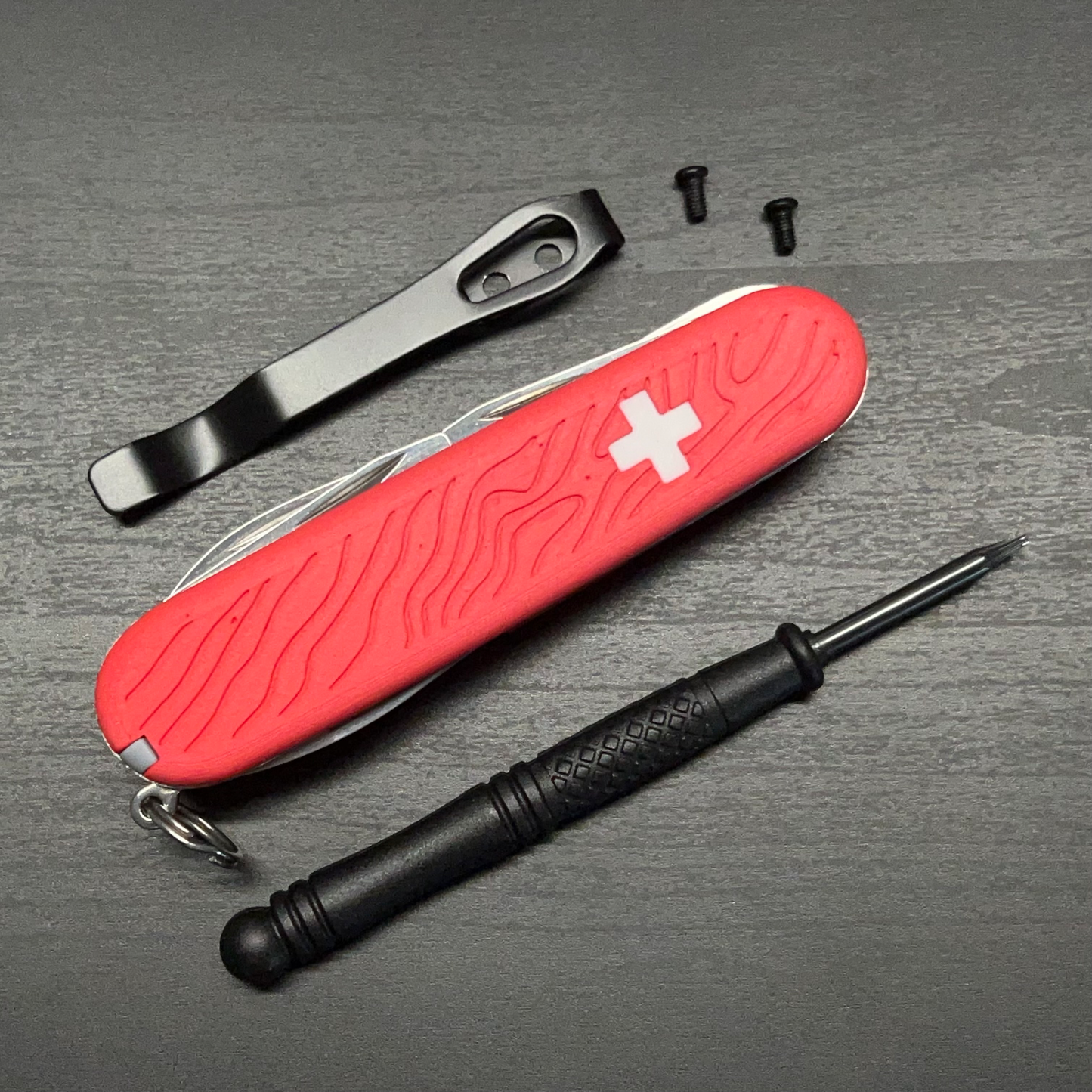 Swiss Cross 91mm Plus Scales