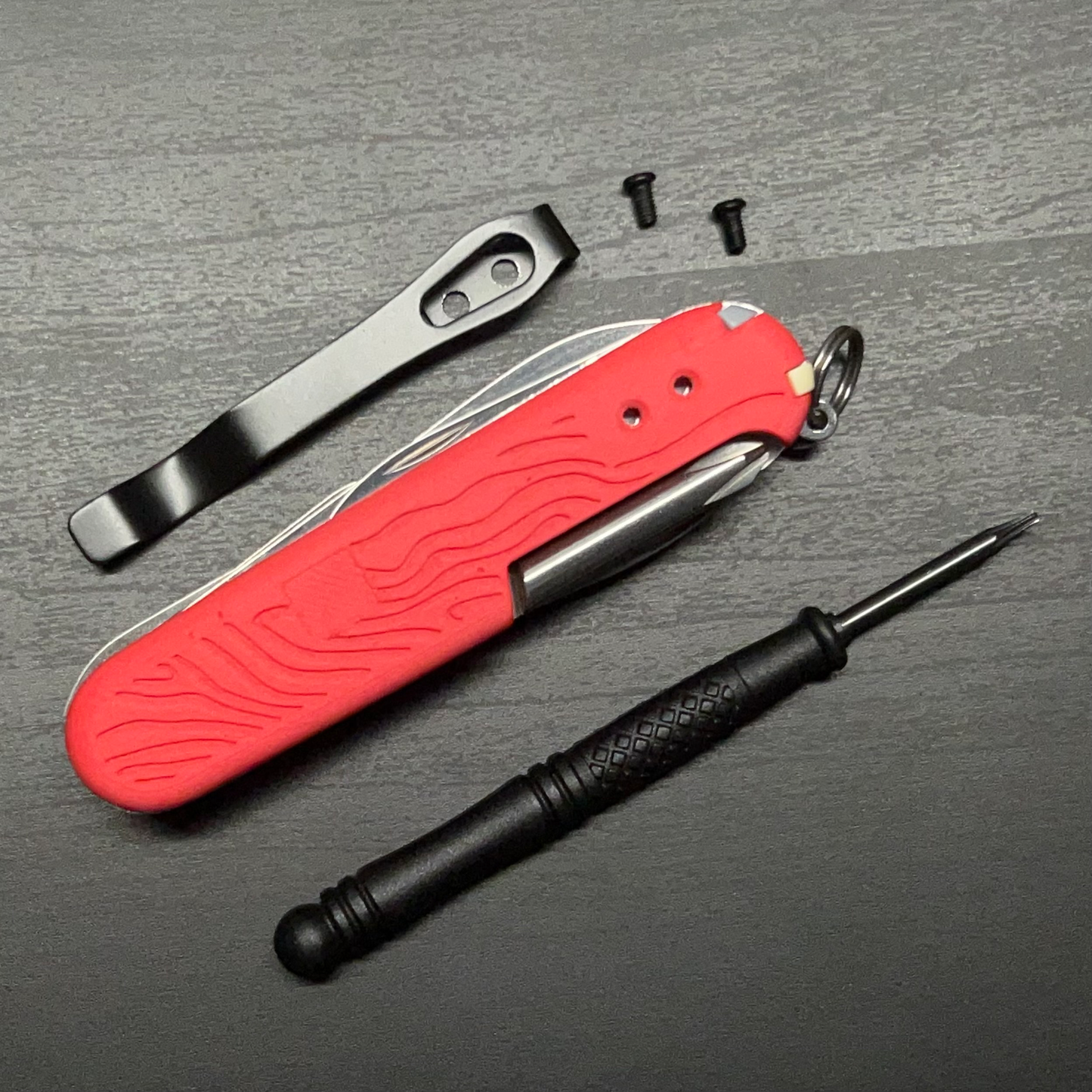 Swiss Cross 91mm Plus Scales