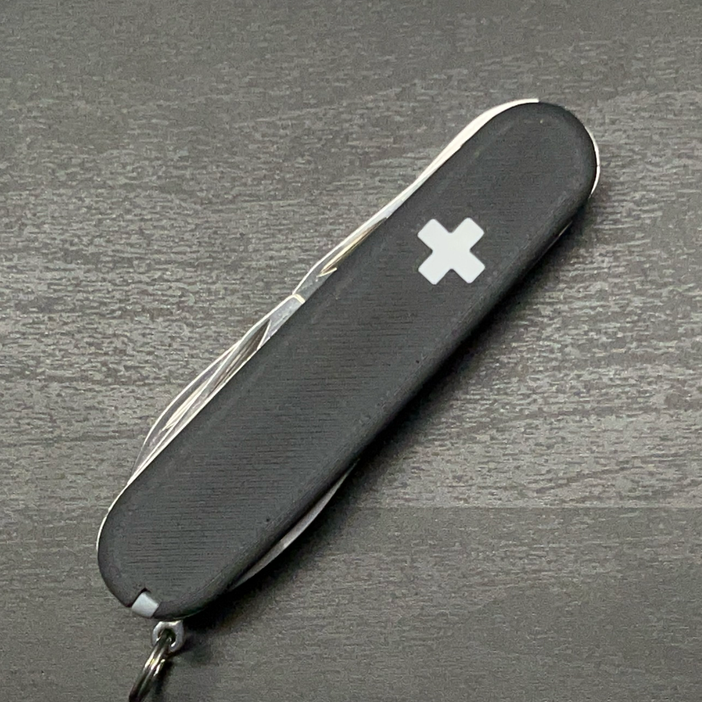 Swiss Cross 91mm Plus Scales