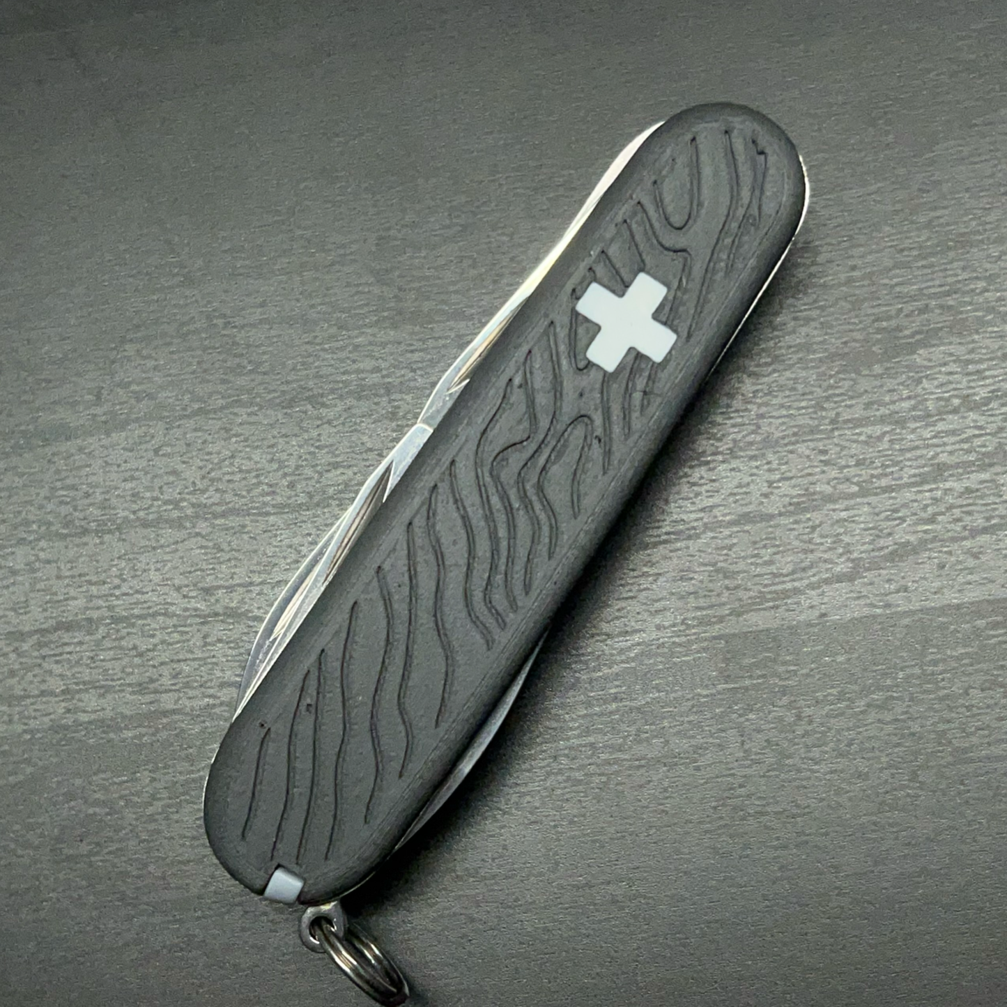 Swiss Cross 91mm Plus Scales